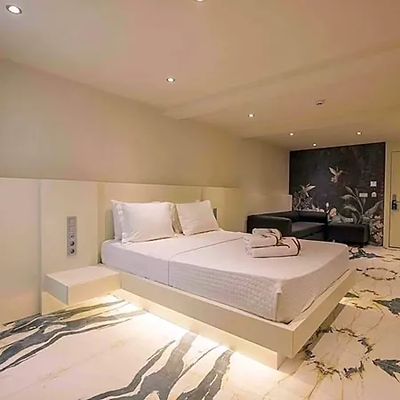 June Alacati Adult Only Otel