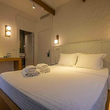 Otel June Alacati Adult Only