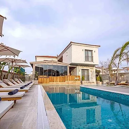 June Alacati Adult Only Szálloda Ciftlikkoyu