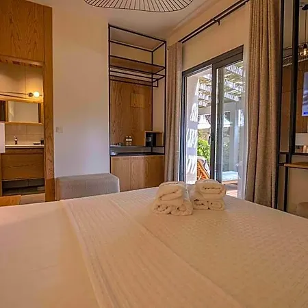 Otel June Alacati Adult Only