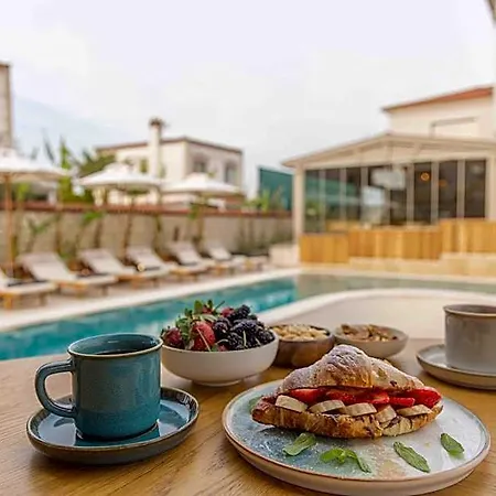 June Alacati Adult Only Otel *